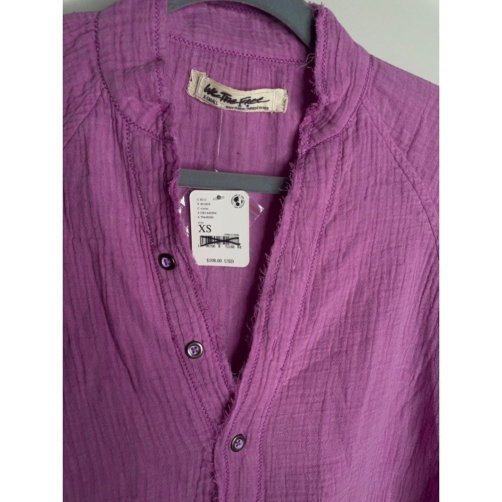 FREE PEOPLE We the Free Summer Daydream Frayed Button Down Shirt Violet XS NWT - Picture 4 of 4